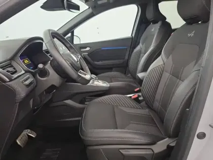 Photo 15 Renault Captur  E-Tech full hybrid 145 ch