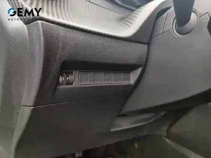 Photo 16 Peugeot 2008  PureTech 100 S&S BVM6
