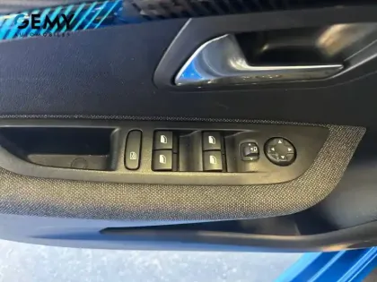 Photo 11 Peugeot 208  Electrique 50 kWh 136ch