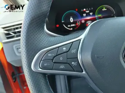 Photo 25 Renault Clio  E-Tech full hybrid 145