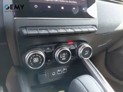 Photo 34 Renault Clio  E-Tech full hybrid 145