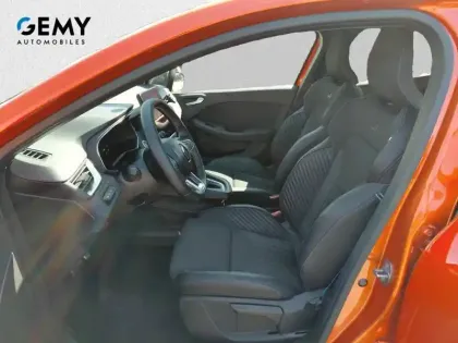 Photo 8 Renault Clio  E-Tech full hybrid 145