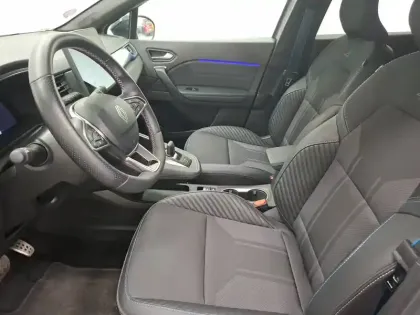Photo 27 Renault Captur  E-Tech full hybrid 160 ch