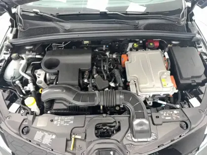 Photo 14 Renault Clio  E-Tech full hybrid 145 ch GSR2