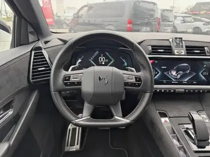 Photo 8 DS DS 7 DS7 Crossback Hybride E-Tense 225 EAT8