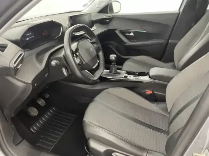 Photo 28 Peugeot 2008  PureTech 100 S&S BVM6