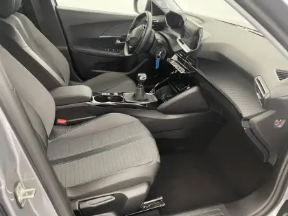 Photo 25 Peugeot 2008  PureTech 100 S&S BVM6