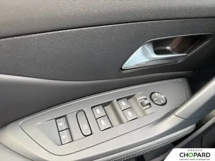 Photo 15 Peugeot 308  Hybrid 145 e-DCS6