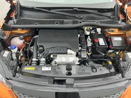 Photo 50 Peugeot 2008  PureTech 130 S&S BVM6