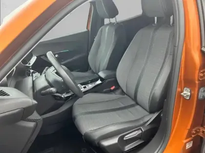 Photo 33 Peugeot 2008  PureTech 130 S&S BVM6