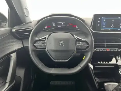 Photo 31 Peugeot 2008  PureTech 130 S&S BVM6