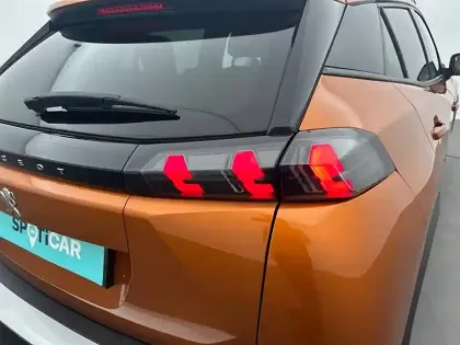 Photo 39 Peugeot 2008  PureTech 130 S&S BVM6
