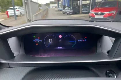 Photo 18 Peugeot 208  Hybrid 110 e-DCS6