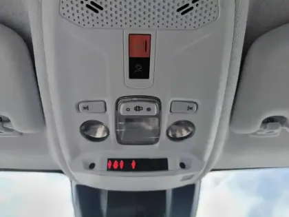 Photo 19 Peugeot 208  Turbo 100 ch BVM6