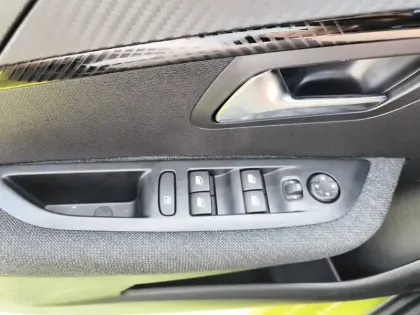 Photo 18 Peugeot 208  Turbo 100 ch BVM6