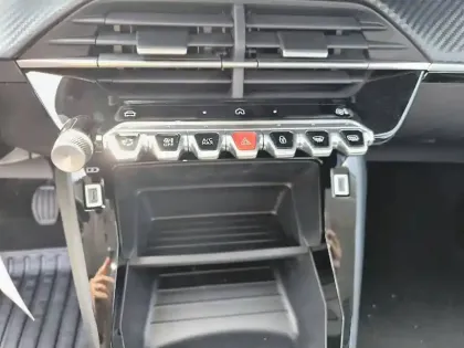 Photo 14 Peugeot 208  Turbo 100 ch BVM6