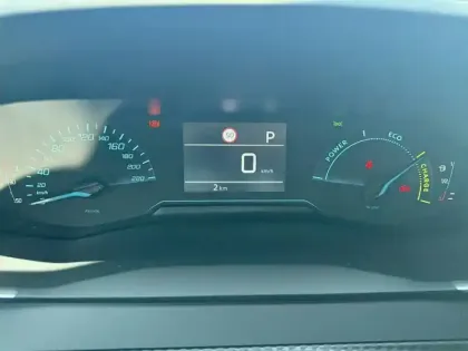 Photo 9 Peugeot 2008  Hybrid 145 e-DCS6