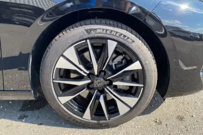 Photo 9 Peugeot 308  Plug-in Hybrid 195 ch e-DCS7