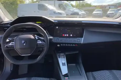 Photo 15 Peugeot 308  Plug-in Hybrid 195 ch e-DCS7
