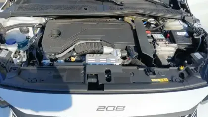 Photo 12 Peugeot 208  Hybrid 110 ch e-DCS6