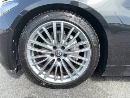 Photo 5 Alfa Romeo Giulia  2.2 180 ch AT8 Q4