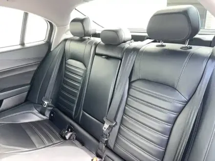 Photo 6 Alfa Romeo Giulia  2.2 180 ch AT8 Q4