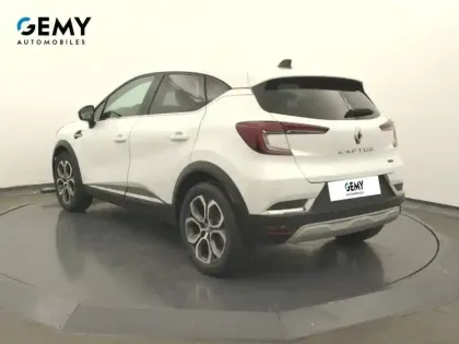 Photo 26 Renault Captur  E-Tech full hybrid 145