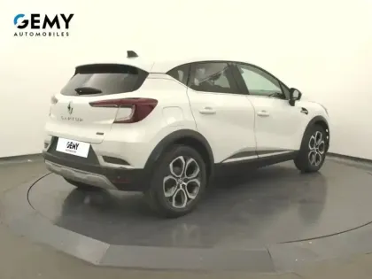 Photo 37 Renault Captur  E-Tech full hybrid 145