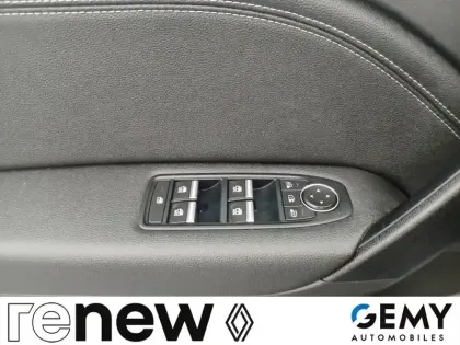 Photo 15 Renault Captur  E-Tech full hybrid 145
