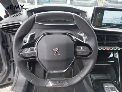 Photo 13 Peugeot 2008  PureTech 130 S&S EAT8