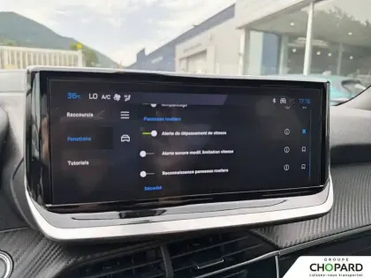 Photo 22 Peugeot 2008  Electrique 54 kWh 156 ch