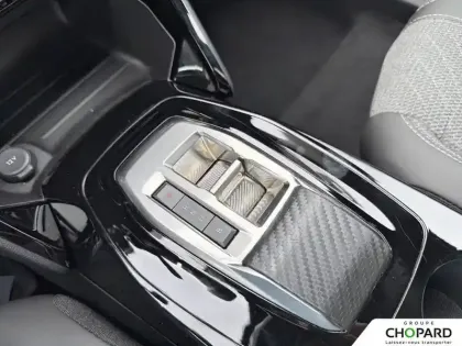 Photo 12 Peugeot 2008  Electrique 54 kWh 156 ch