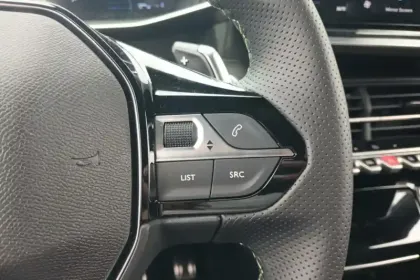 Photo 18 Peugeot 2008  Hybrid 145 e-DCS6