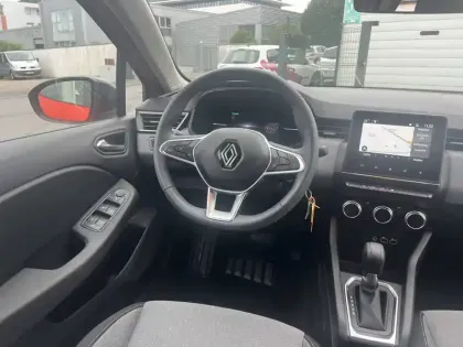 Photo 23 Renault Clio  E-Tech full hybrid 145