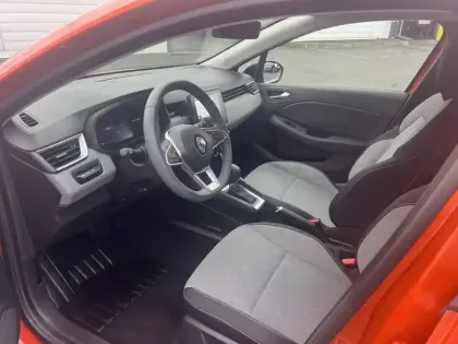 Photo 32 Renault Clio  E-Tech full hybrid 145