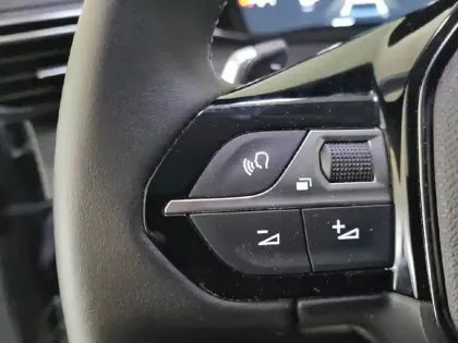 Photo 26 Peugeot 208  Hybrid 110 ch e-DCS6