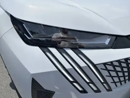 Photo 15 Peugeot 3008  Hybrid 145 e-DCS6