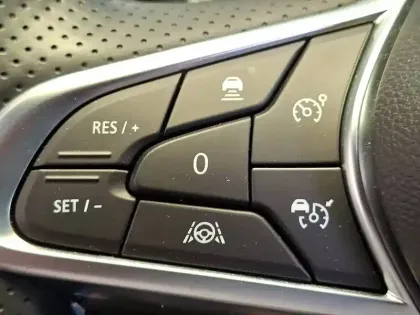 Photo 38 Renault Clio  E-Tech full hybrid 145