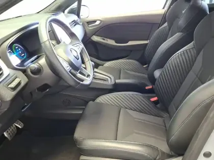 Photo 29 Renault Clio  E-Tech full hybrid 145