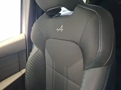 Photo 42 Renault Clio  E-Tech full hybrid 145