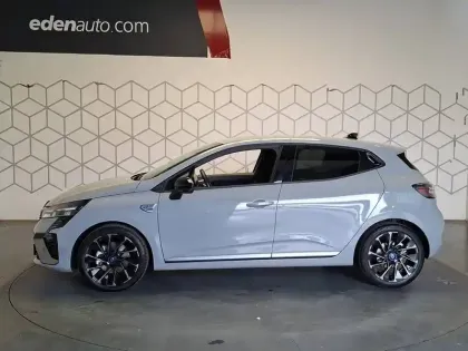 Photo 6 Renault Clio  E-Tech full hybrid 145