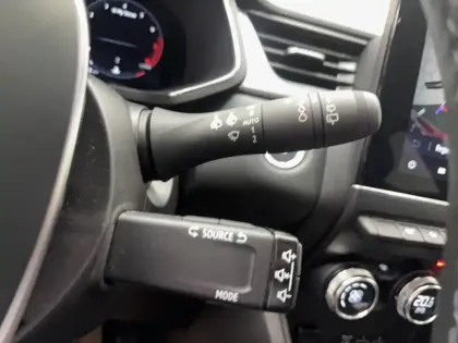 Photo 42 Renault Captur  mild hybrid 140