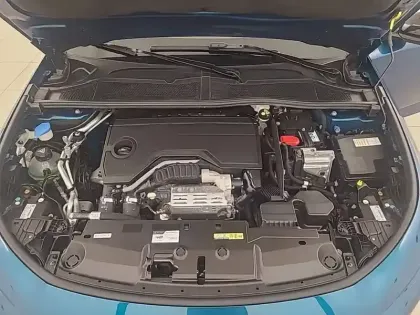 Photo 31 Peugeot 308  Hybrid 136 e-DCS6