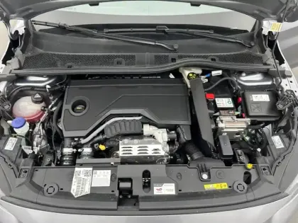 Photo 24 Peugeot 208  Hybrid 110 e-DCS6