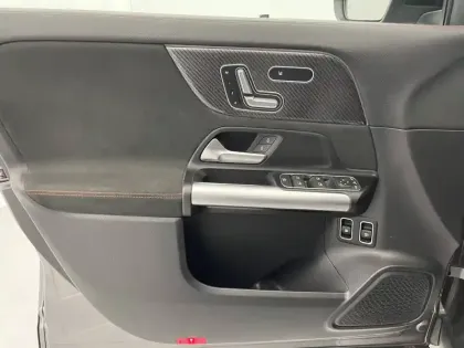 Photo 49 Mercedes GLA  250 e Hybrid EQ 8G-DCT