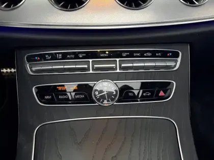Photo 15 Mercedes Classe E  Cabriolet 200 EQBoost 9G-Tronic