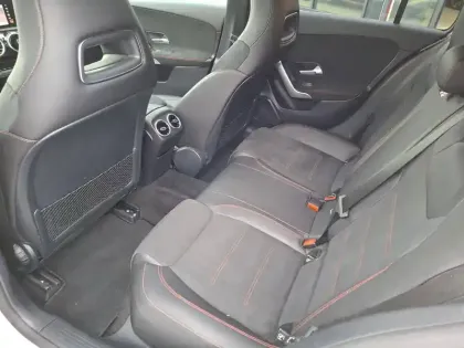 Photo 20 Mercedes Classe A  200 7G-DCT