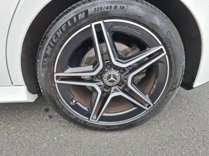 Photo 30 Mercedes Classe A  200 7G-DCT