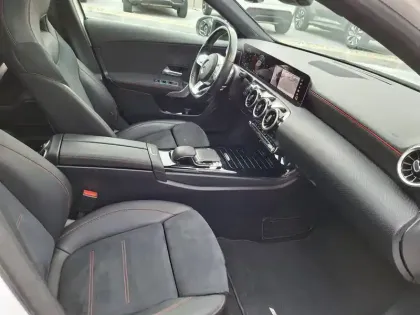 Photo 22 Mercedes Classe A  200 7G-DCT