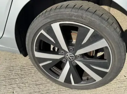 Photo 10 Volkswagen Golf  1.5 eHybrid 204ch VW Edition DSG6